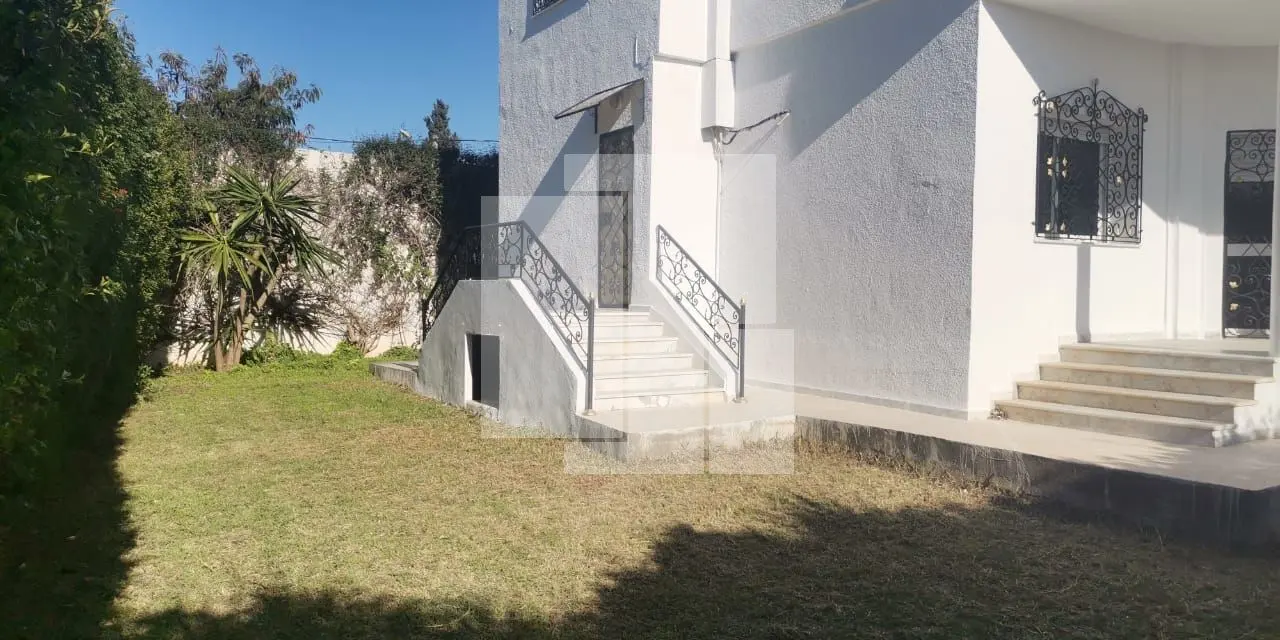 Villa S+5 avec jardin, Gammarth supérieur