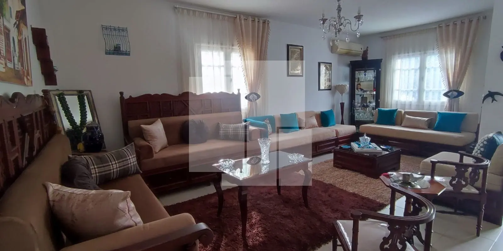 Maison S+6 sur deux niveaux separés, Marsa