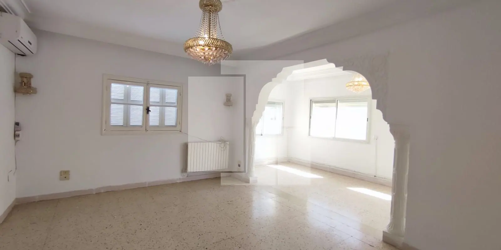 Etage de villa S+4 indépendant, La Marsa