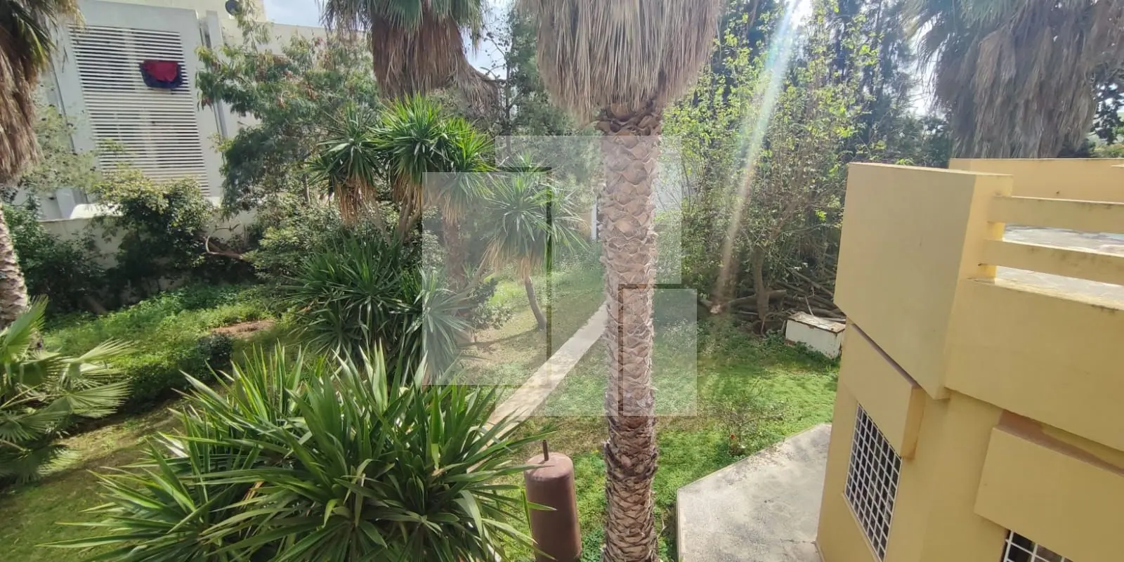 Villa de maître S+7 avec piscine, La Soukra