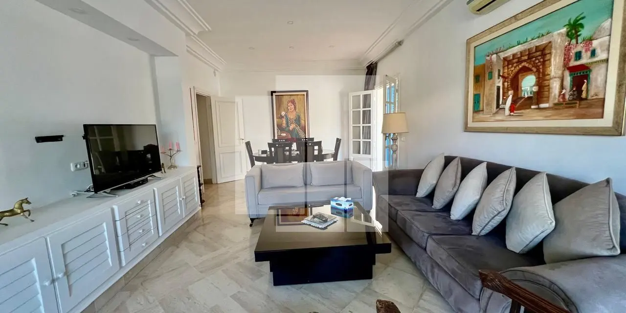 Rez de chaussée de villa S+3 avec jardin, La Marsa