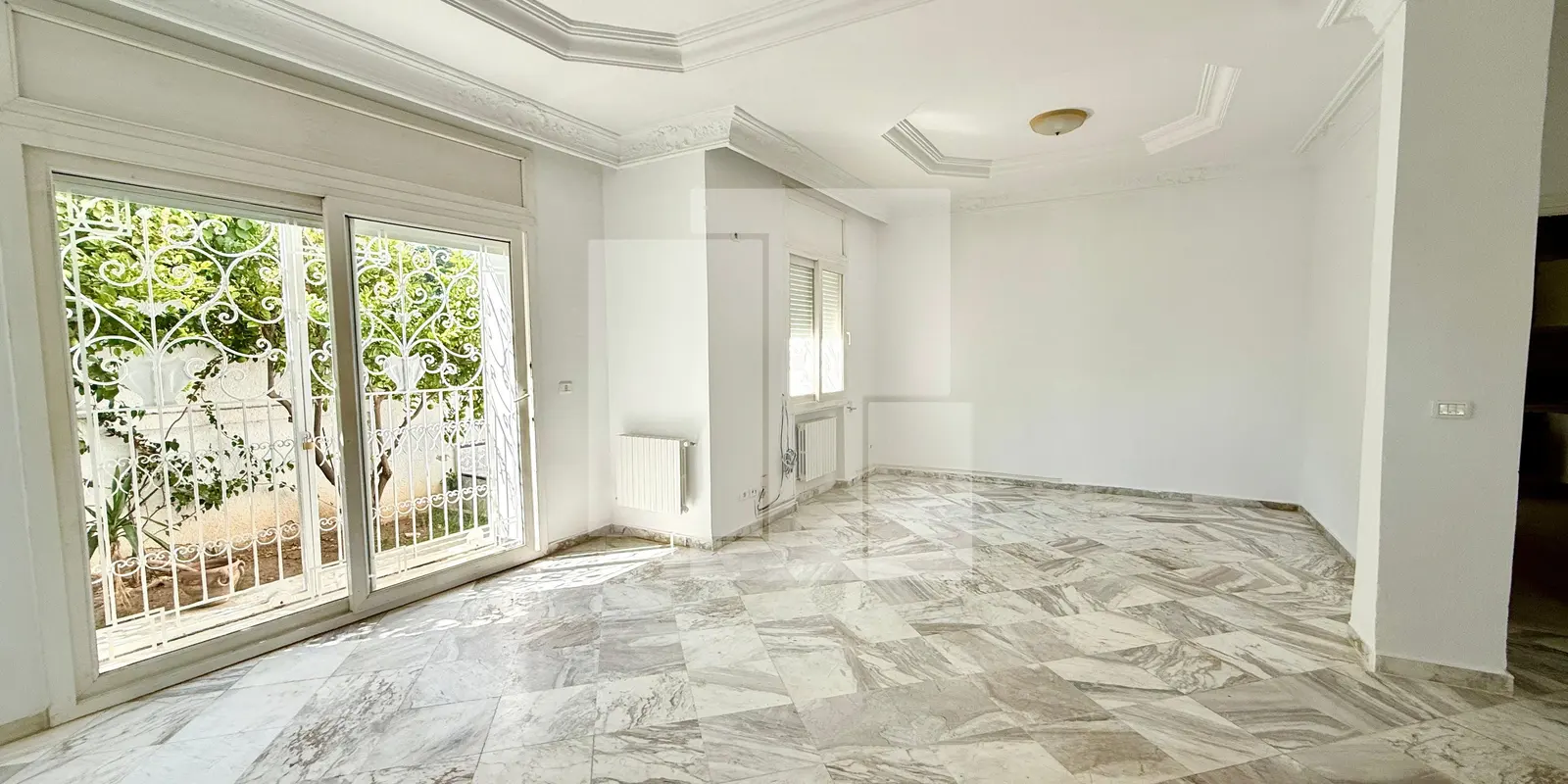 Villa S+4 avec jardin, Carthge