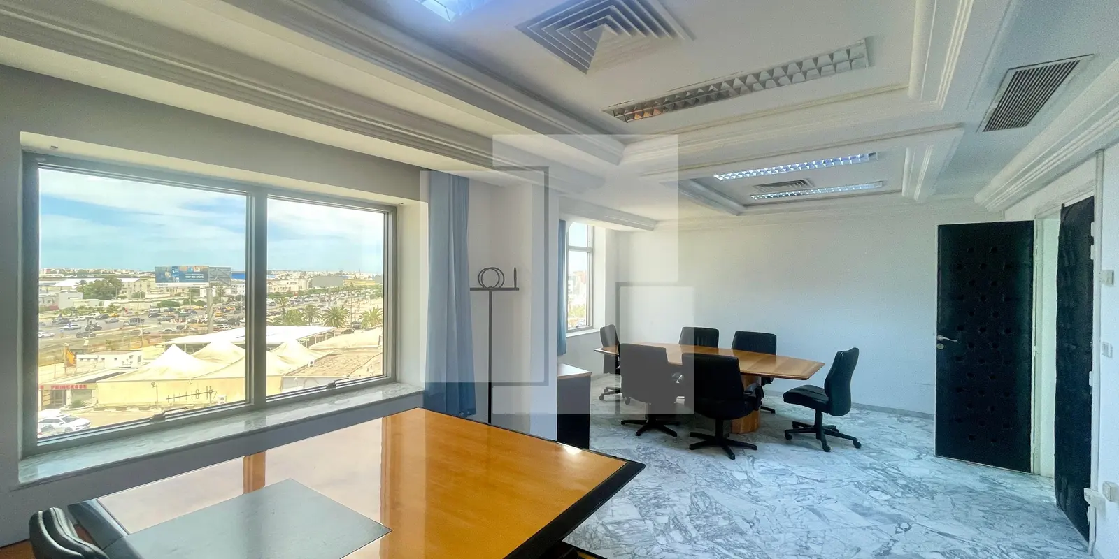 Bureau H+4, Berges du Lac 1