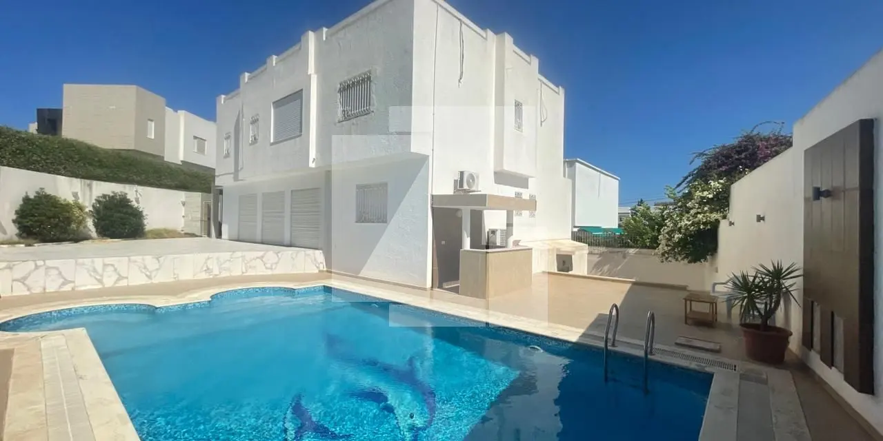 Villa S+6 avec piscine et vue dégagée, Gammarth supérieur